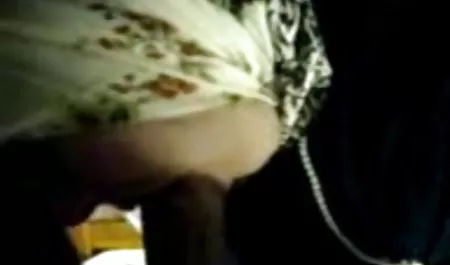 20.لمساعدتك طفل سكسعربي سوري سمين في فندق