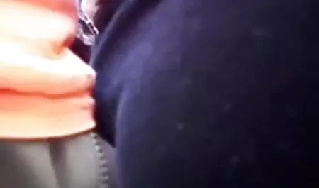 41 3-3 أسود الوجه اللسان سكس عربى على زوجين