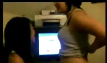 كبيرة الثدي, شقراء, فلم سكس عربي سوري النمو, و مانيكير