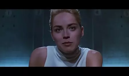 مفلس امرأة سمراء و لها مؤامرة سكس عربي عنيف مليئة القاعة الكبرى